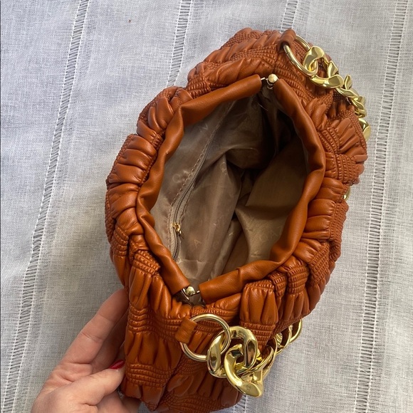 Gaza Gold Chain Orange Textured Shoulder Bag. - Picture 7 of 12